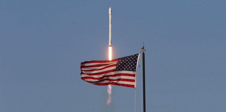 Космические запуски от SpaceX вдвое дешевле, чем у конкурентов