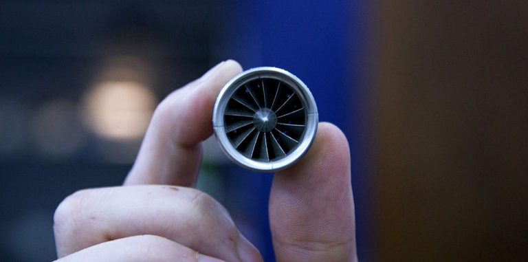 GE разрабатывает 3D-принтер для печати деталей реактивных двигателей