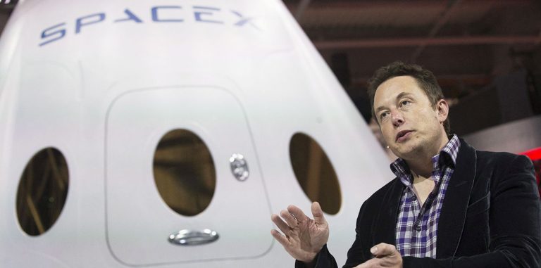 SpaceX построит центр по восстановлению ракет после полетов