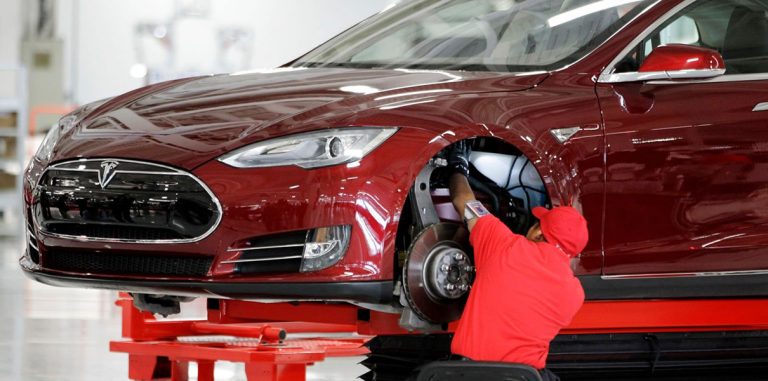 Tesla станет лидером на рынке электромобилей в США