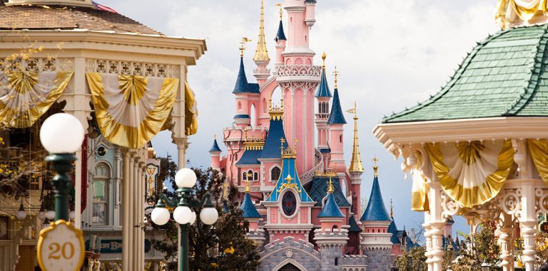 Disney превратит дроны в летающие проекторы