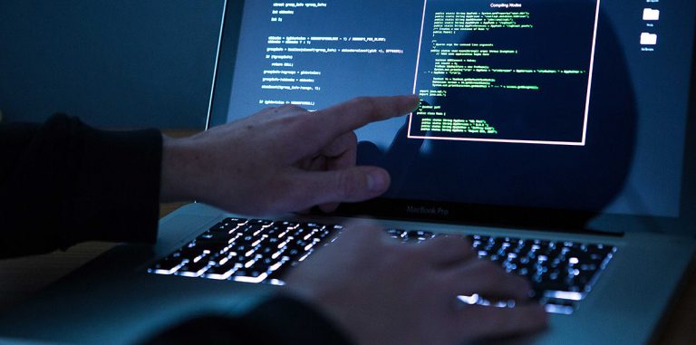 Сингапур планирует лицензировать хакеров