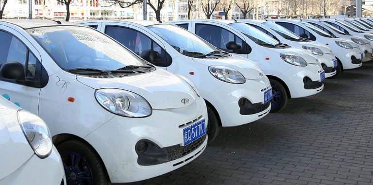 Продажи электромобилей и гибридов в Китае выросли в 18 раз за 2 года