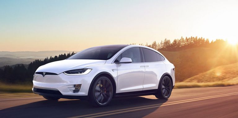 Tesla снизила стоимость Model X на $3000