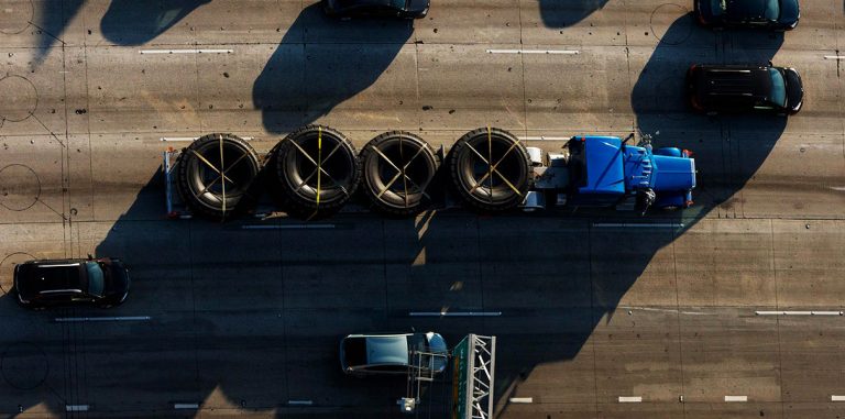 Tesla испытает беспилотные грузовики в Калифорнии и Неваде
