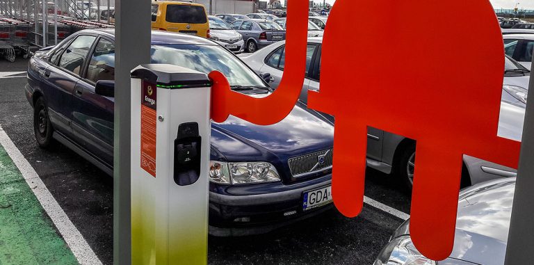 Электромобиль приносит своему владельцу до $1530 в год