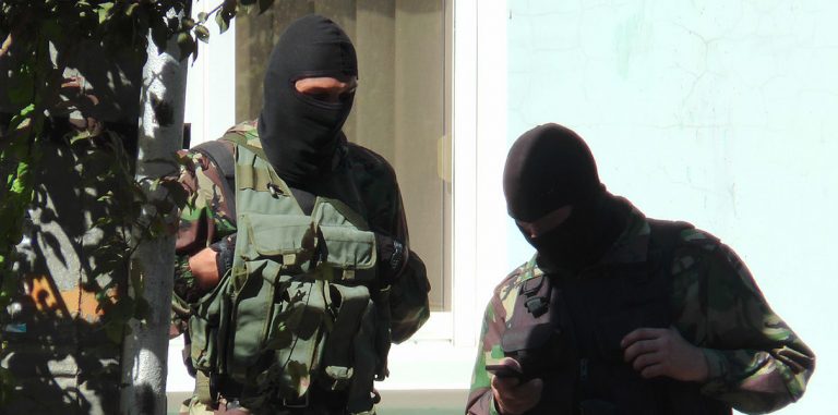 В России задержали трех человек за операции с биткойнами