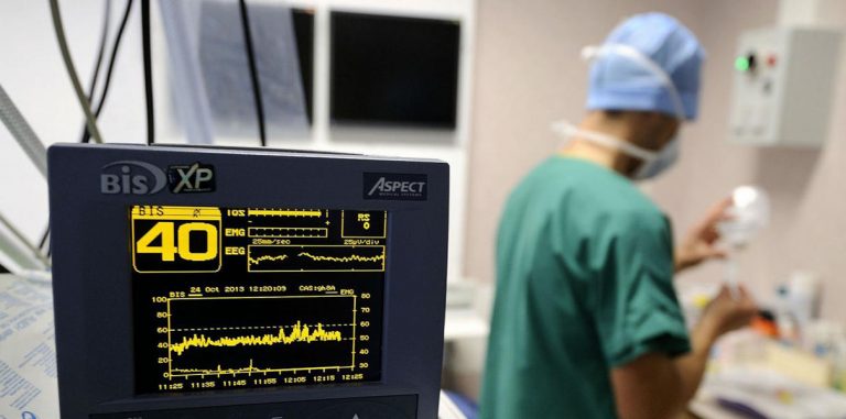 Медики пересаживают небьющиеся сердца и запускают их после операции