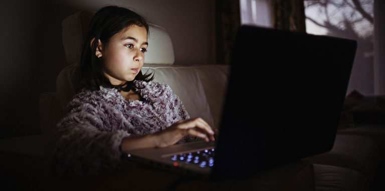 В британских школах введут уроки по выживанию в цифровую эпоху