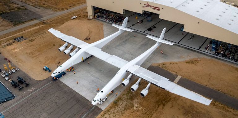 Stratolaunch испытала двигатели гигантского самолета для запуска ракет