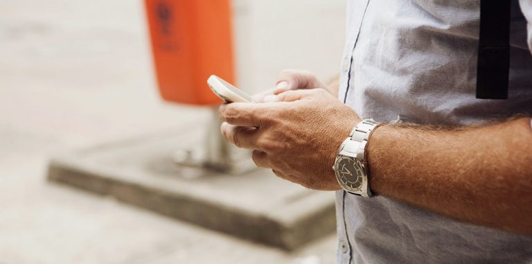 7 способов борьбы с уличным текстингом