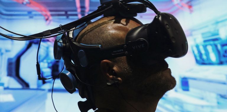 Сеть кинотеатров AMC откроет VR-залы
