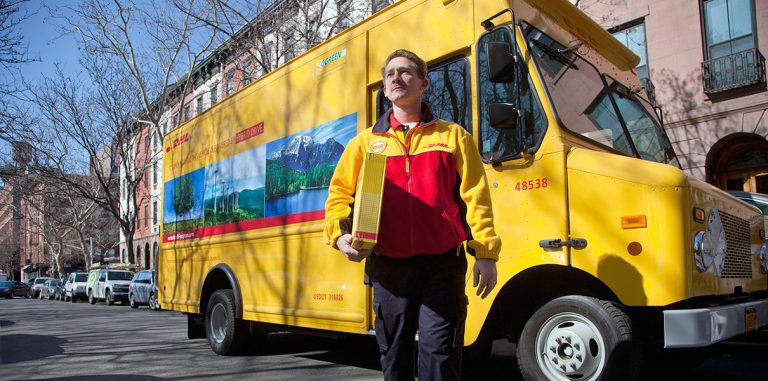 Беспилотные фургоны начнут развозить посылки DHL в 2018 году
