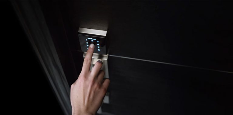 Kwikset представила замок с тачскрином и без ключа