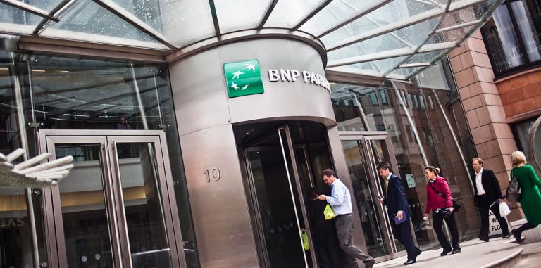 Банк BNP Paribas прекратит инвестировать в нефтегазовые компании