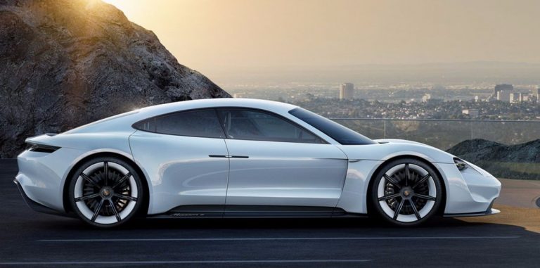 Porsche запускает производство спортивного электрокара Mission E
