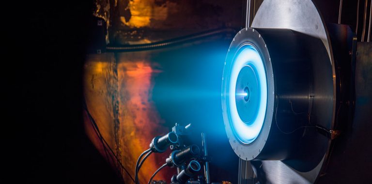 Ионный двигатель NASA доставит человека на Марс за две недели