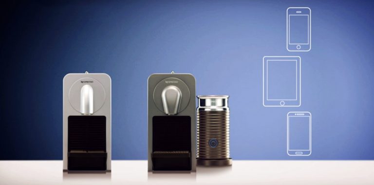 Кофеварка Nespresso общается с хозяином через смартфон
