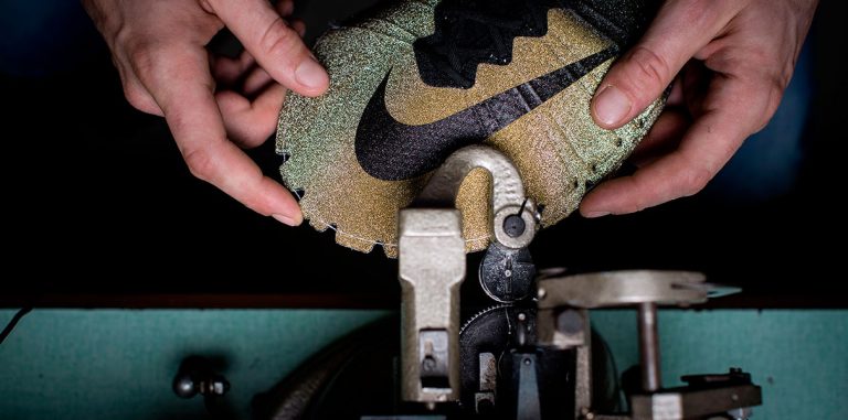 Nike автоматизирует производство, оставив тысячи людей без работы