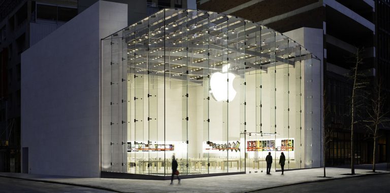 В магазинах Apple научат программировать