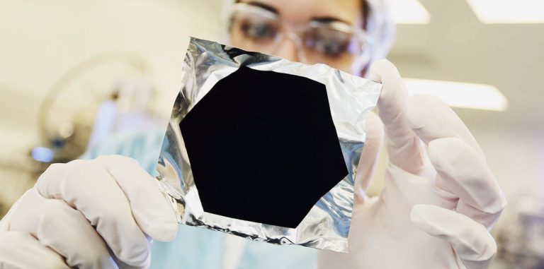 Самый черный материал Vantablack стал еще чернее