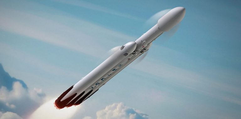 SpaceX запустит ракету-тяжеловес Falcon Heavy в декабре