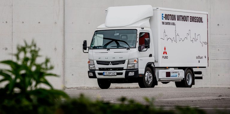 Daimler выпустит электрогрузовик, заряжающийся за 5 минут