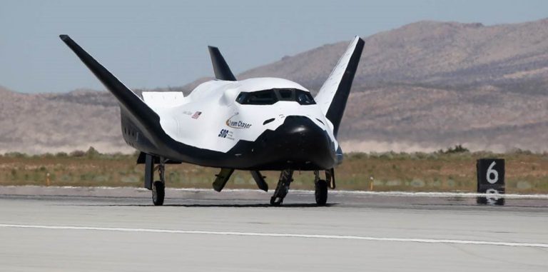 Космический грузовик Dream Chaser совершил первые летные испытания