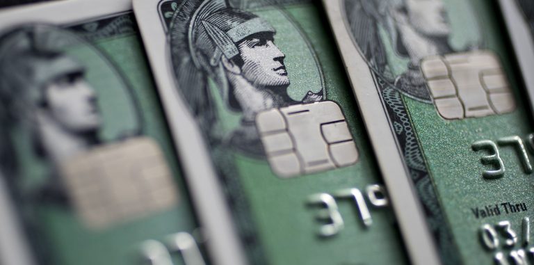 AmEx запустила первый в мире сервис платежей на блокчейне