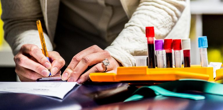 Создан пьезосенсор для диагностики травм и инфекций по капле крови