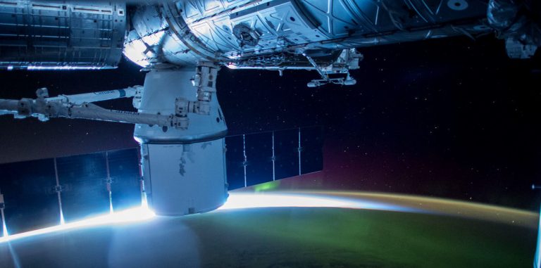 NASA изменило требования безопасности к кораблям SpaceX и Boeing