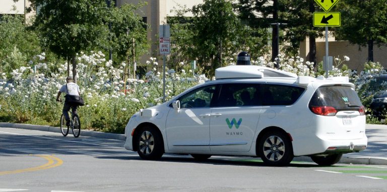 Беспилотники Waymo проехали 6 млн километров