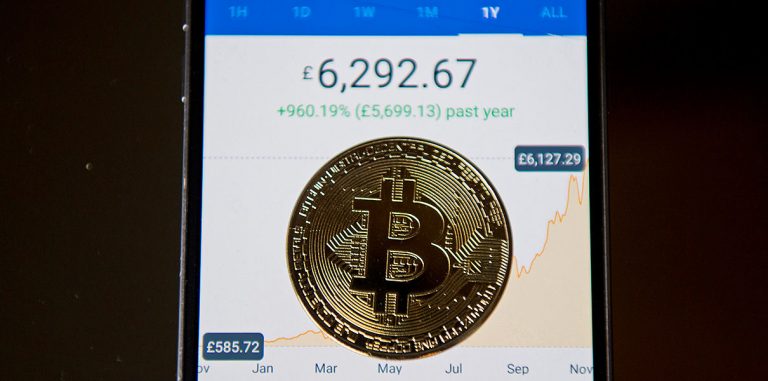 За неделю на Coinbase открыли 300 тысяч биткойн-кошельков