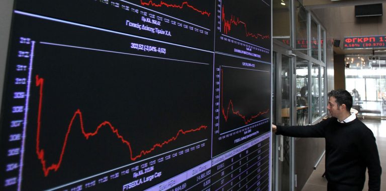 Экс-банкир спасает коллег от безработицы с помощью курсов