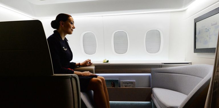 Авиакомпания Emirates представила кресла с «нулевой гравитацией»