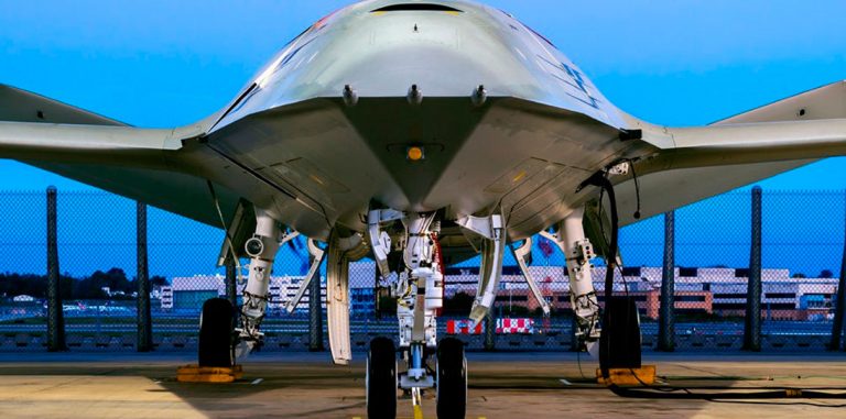 Boeing представила беспилотный воздушный танкер