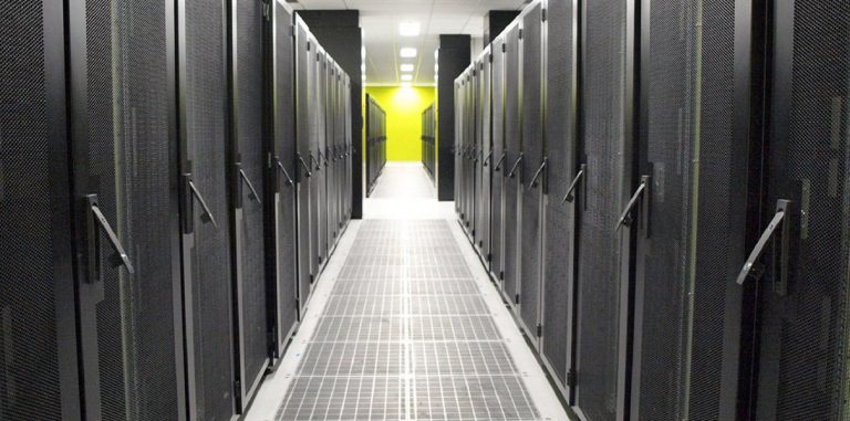 Япония передаст авторские права на ИИ его разработчикам