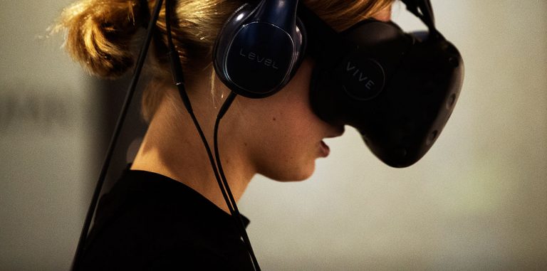 Ахроматическая металинза даст новые возможности AR и VR