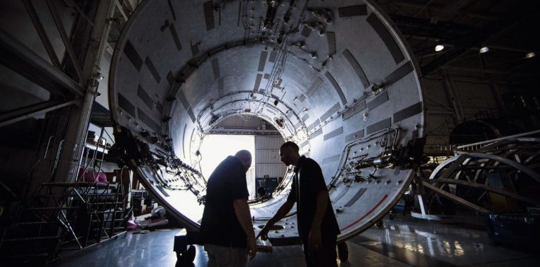 Boeing и SpaceX начнут доставлять астронавтов на МКС в 2019 году