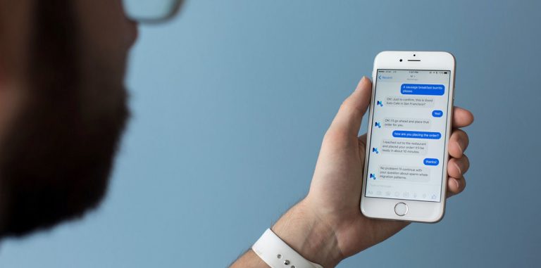 Facebook прекращает работу своего виртуального помощника