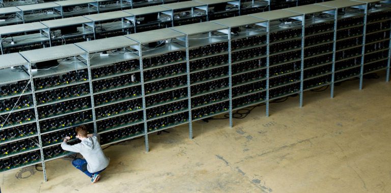 Майнеры добыли 80% всех биткойнов