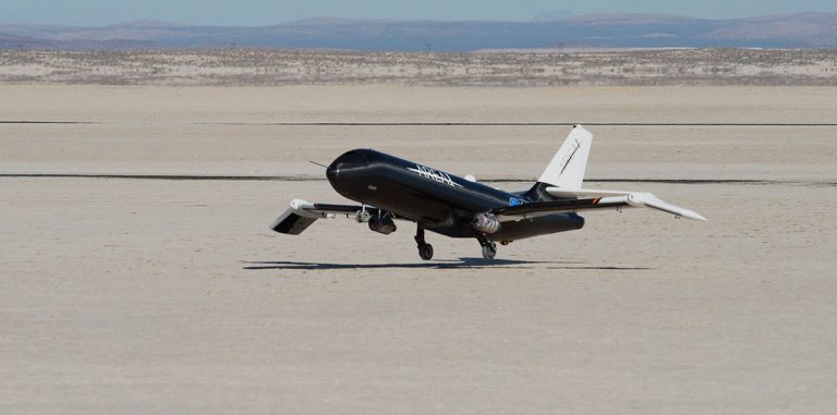 NASA и Boeing разрабатывают самолет со складным крылом