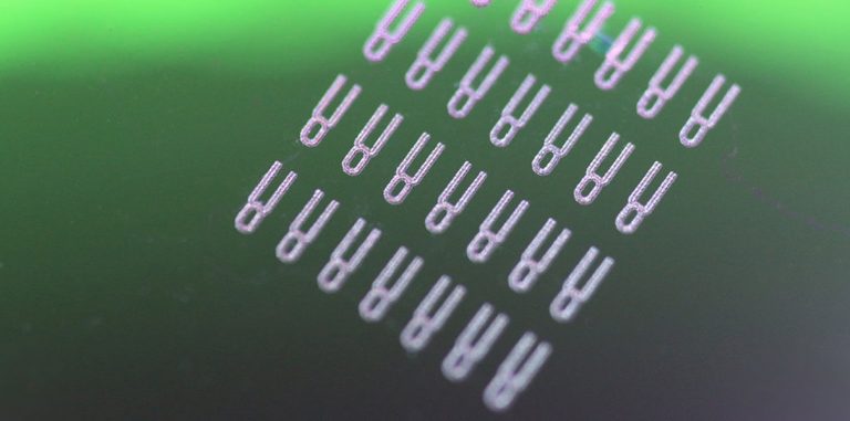 Звуковые волны помогут создать фотонные микросхемы