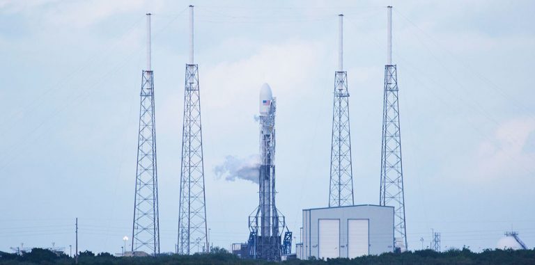 Илон Маск назвал дату первого запуска Falcon Heavy