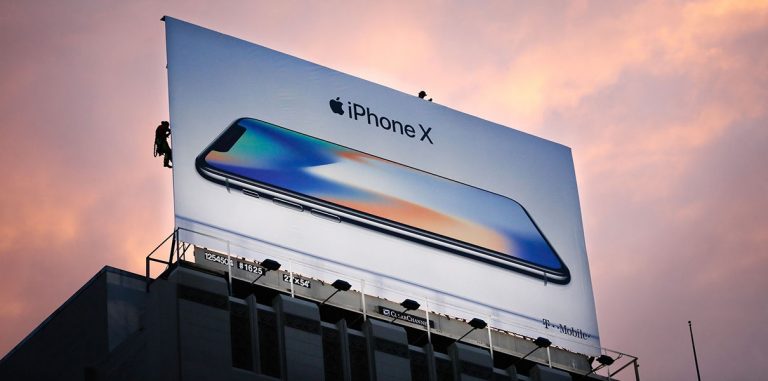 Apple вдвое сократила планы выпуска iPhone X
