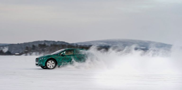 Jaguar испытал электромобиль при температуре −40°С