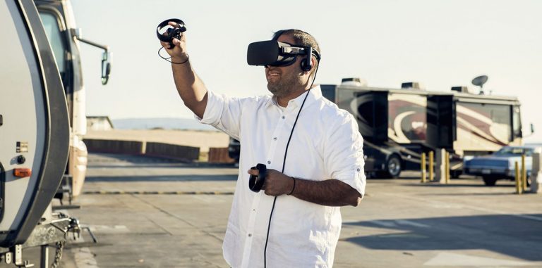 Американский пастор открыл первую в мире VR-церковь