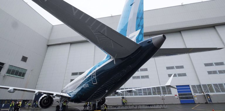 Boeing представила новый лайнер 737 МАХ 7