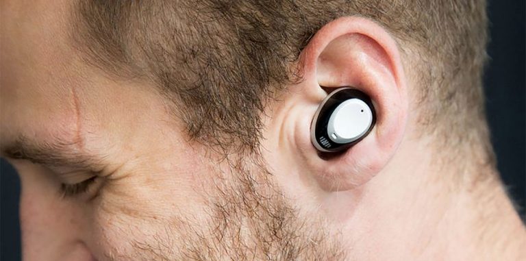 Наушники IQbuds подавляют шум, помогая расслышать собеседника