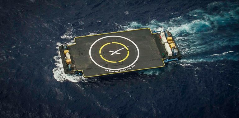 SpaceX построит третью морскую посадочную платформу